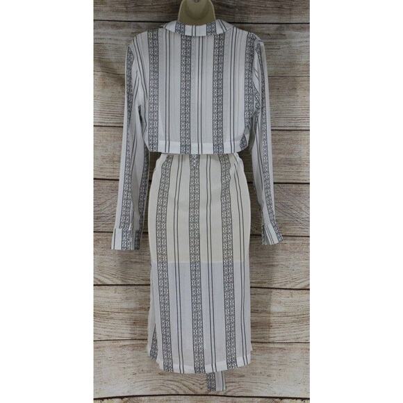 Very J Womens Size Small Large Light Wrap Shift Geometric Midi Dress White Black - Picture 5 of 6